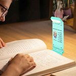 Personalizzato personaggio dei cartoni animati che legge la Bibbia LED Clip luminosa ricaricabile con nome Regalo di compleanno per gli amanti dei libri cristiani