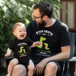 Camiseta de algodón 100% personalizada con el nombre del bebé Nuestro primer regalo del Día del Padre para el bebé papá