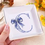 Cadeau d'anniversaire pour les filles et les femmes avec un bol bleu personnalisé Toile de Jouy Initial en céramique