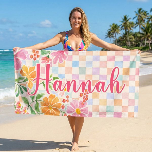 Serviette de plage personnalisée en microfibre avec nom, à carreaux et à fleurs, à séchage rapide Cadeau d'anniversaire pour les femmes, les amis et la famille