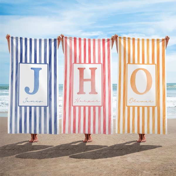 Toalla de playa personalizada de secado rápido y extragrande con rayas acuarela nombre e inicial regalo de cumpleaños para mujer o parejas