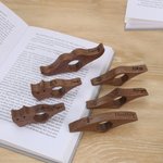 Portarrollos de madera personalizado Lazy Cat con dibujo Asistente de lectura Regalo de cumpleaños para un amante de los libros