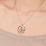 Collar personalizado con mariposa de piedra de nacimiento con nombre grabado Joyería delicada Recuerdo Memorial Simpatía Día de la Madre de regalo para las mujeres
