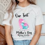 Personlig Vår första mors dag Dinosaurie Baby Onesie och mamma matchande T-shirt med namn och år Present till baby ny mamma
