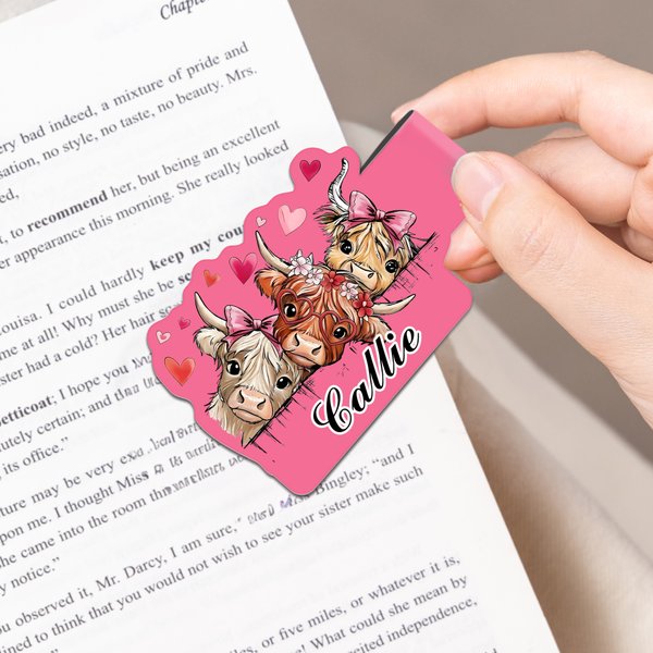 Personalized Cute Heart Highland Cow Magnetic Bookmark Clip with Name Daily Use Reading Accessory Birthday Gift for Kid Bookworms