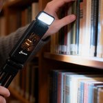 Personalisierte Vintage Buch Floral Dragon LED wiederaufladbare Licht Clip mit Namen Lesen Zubehör täglichen Gebrauch Geburtstag Geschenk für Drachen Buchliebhaber