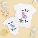 Personlig Vår första mors dag Dinosaurie Baby Onesie och mamma matchande T-shirt med namn och år Present till baby ny mamma
