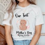 Personlig Vår första mors dag Björn Baby Onesie och mamma Matchande T-shirt med namn och år Present till baby ny mamma