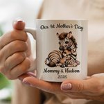 Personalisierte Our 1st Mother's Day Cute Animal Keramikbecher mit Namen und Jahr erste Muttertag Geschenk für Mama