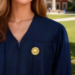 Personalisierte Graduation Cap Scroll Brosche Pin mit Namen und Jahr Graduierung Saison Geschenk für Absolventen