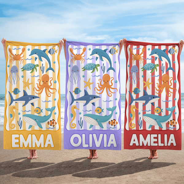 Personalisiertes gestreiftes Strandtuch mit Meerestieren und Namen | schnelltrocknend | Reisezubehör Strand Geburtstag Geschenk für Familie Freunde
