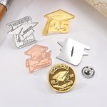Personalisierte Graduation Cap Scroll Brosche Pin mit Namen und Jahr Graduierung Saison Geschenk für Absolventen