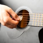 Spersonalizowany grawerowany brelok do kluczy I Couldn't Pick A Better Guitar Pick z tekstem i etui Prezent urodzinowy na rocznicę dla chłopaka i ojca