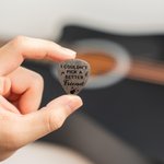 Spersonalizowany grawerowany brelok do kluczy I Couldn't Pick A Better Guitar Pick z tekstem i etui Prezent urodzinowy na rocznicę dla chłopaka i ojca