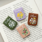 Personalisierter magnetischer Lesezeichen-Clip | aus PU-Leder | mit Geburtsblumen-Strauß und Namen | Geburtstag Geschenk für Bücherliebhaber
