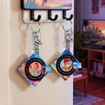 Spersonalizowany Neon Punk Retro Sportowy Samochodowy Foto Obrotowy Winylowy Brelok do Kluczy z Nazwą i NFC Codziennego Użytku Prezent Urodzinowy dla Miłośników Gier Muzycznych