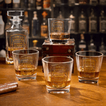 Personalisierte Prost auf Jahr Whiskey Dekanter mit Namen Geburtstag Jahrestag Geschenk für Mann Schnapsliebhaber