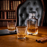 Personalisierte Prost auf Jahr Whiskey Dekanter mit Namen Geburtstag Jahrestag Geschenk für Mann Schnapsliebhaber