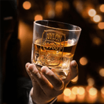 Personalisierte Prost auf Jahr Whiskey Dekanter mit Namen Geburtstag Jahrestag Geschenk für Mann Schnapsliebhaber