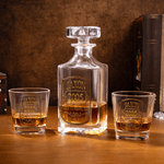Personalisierte Prost auf Jahr Whiskey Dekanter mit Namen Geburtstag Jahrestag Geschenk für Mann Schnapsliebhaber