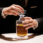 Personalisierte Prost auf Jahr Whiskey Dekanter mit Namen Geburtstag Jahrestag Geschenk für Mann Schnapsliebhaber