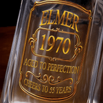 Personalisierte Prost auf Jahr Whiskey Dekanter mit Namen Geburtstag Jahrestag Geschenk für Mann Schnapsliebhaber