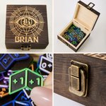 Personalisierte Kompatibel mit MTG Fraktion Totems Macht Zähigkeit Zähler hölzerne Aufbewahrungsbox Set mit Namen TCG Zubehör Geschenk für Planeswalkers