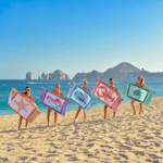 Toalla de playa personalizada de microfibra y secado rápido con el nombre de la criatura del océano Esenciales de viaje Fiesta en la playa Regalo de cumpleaños para amigos