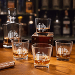 Spersonalizowana karafka do whisky o tematyce piłkarskiej z wygrawerowanym imieniem i nazwiskiem Prezent urodzinowo-rocznicowy dla mężczyzn piłkarzy