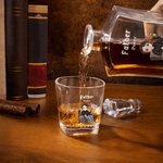 Personalisierte Cartoon Charakter Whiskey Dekanter mit Namen und Jahr Vatertag Ruhestand Geschenk für Väter Barkeeper