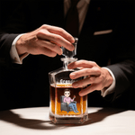 Personalisierte Cartoon Charakter Whiskey Dekanter mit Namen und Jahr Vatertag Ruhestand Geschenk für Väter Barkeeper
