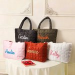 Borsetta in nylon ricamata con avvolgimento del nome, regalo di compleanno essenziale per le donne, con design a lecca-lecca personalizzato e multicolore.