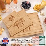 Spersonalizowana grawerowana deska do krojenia FSC Bamboo Charcuterie z rowkiem na sok Made in USA Prezent ślubny dla przyjaciela rodziny