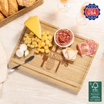 Spersonalizowana grawerowana deska do krojenia FSC Bamboo Charcuterie z rowkiem na sok Made in USA Prezent ślubny dla przyjaciela rodziny