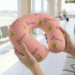 Henkilökohtainen monivärinen syntymä kukka pehmeä kannettava niskatyyny nimellä Travel Essential päivittäiseen käyttöön syntymäpäivälahja perheelle ystävä kollega