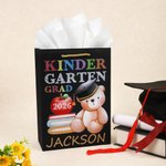 Gepersonaliseerde schattige Graduation Cap Teddybeer Gift Bag met naam en jaar kleuterschool afstuderen Gift voor kinderen afgestudeerden