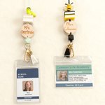Personalisierte Biene Katze Flamingo Buch Abzeichen Lanyard mit Text Teacher's Day Wertschätzung zurück zu Schule Geschenk für Lehrer Pädagogen