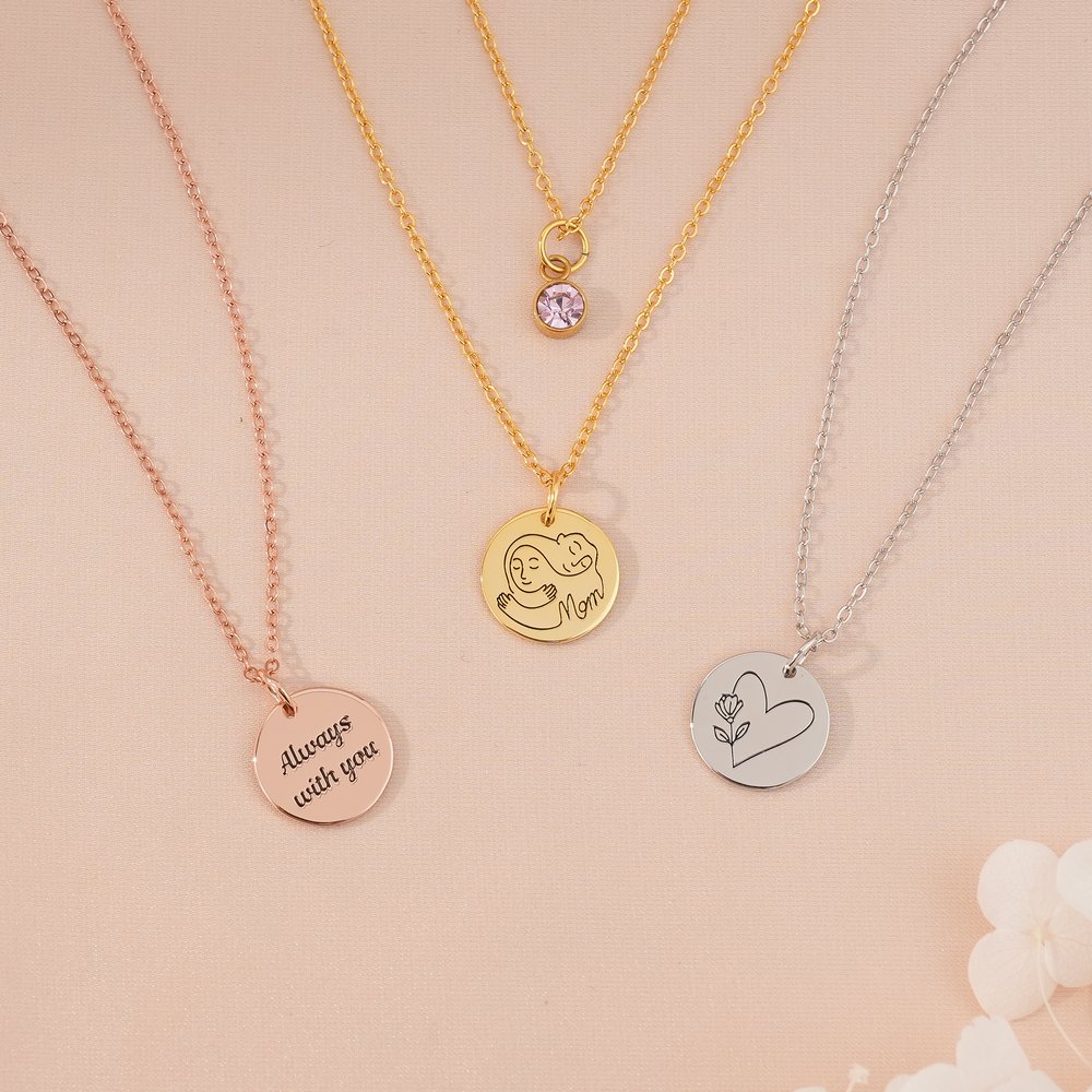 Henkilökohtainen Yksinkertainen tyyli Sydän Hug Flower Neilikka Coin kaulakoru tekstillä Syntymäpäivä Äitienpäivä lahja äidille ja isoäidille 1
