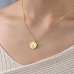 Personalizado Estilo Simple Corazón Abrazo Flor Clavel Monedero Collar con Texto Cumpleaños Día de la Madre Regalo para mamá y la abuela