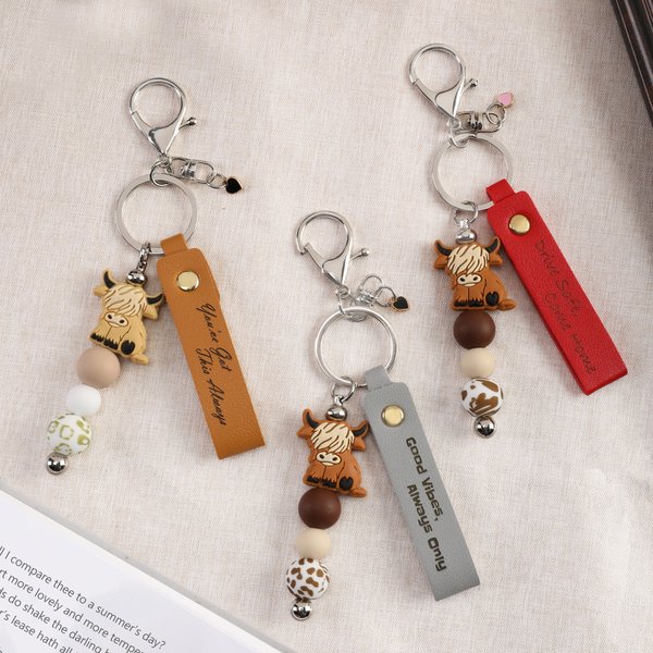 Personalised Highland Cow PU Leather Beaded Keychain with Engraved Name and Text Daily Use Birthday Gift for Women Highland Cow Lover