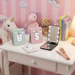 Personalizado Fantasía Unicornio Inicial LED portátil de doble cara Compacto Espejo de maquillaje con nombre Cumpleaños Novia Regalo para Mujeres Niñas