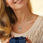Personalisierte Dreamcatcher Feder Halskette mit Birthstone Dainty Schmuck Geburtstag Muttertag Geschenk für Mama Frau