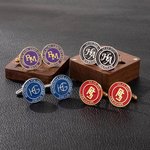 Personalisierte Manschettenknöpfe mit Kaltemaille-Finish Monogramm und Gravuren inklusive Holzbox Hochzeit Jahrestag Abschluss Geschenk für Herren