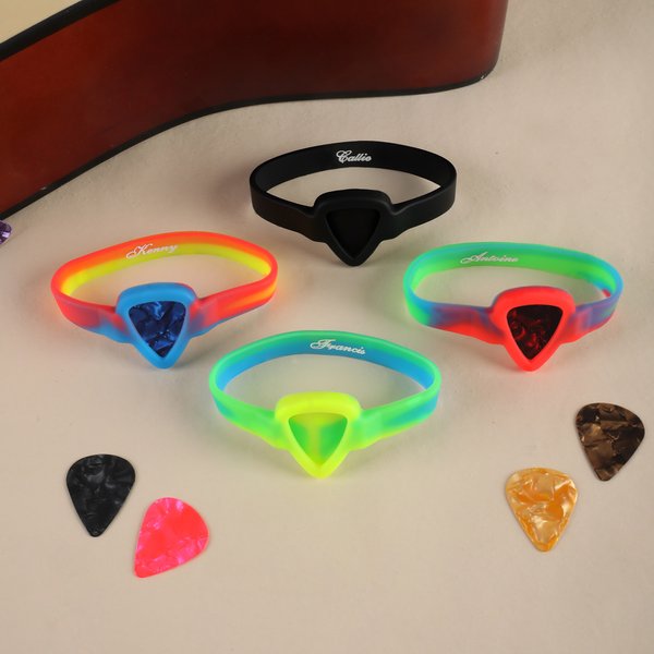 Pulsera de silicona para púas de guitarra con 5 púas, personalizada y grabada con el nombre Regalo de cumpleaños para amantes de la música y la guitarra