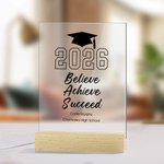 Personalisierte Bachelor Cap Inspirational Words LED-Nachtlicht mit Holzsockel Klasse von 2026 Abschluss Geschenk für Absolventen