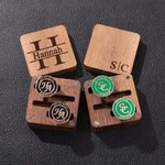 Personalisierte Manschettenknöpfe mit Kaltemaille-Finish Monogramm und Gravuren inklusive Holzbox Hochzeit Jahrestag Abschluss Geschenk für Herren