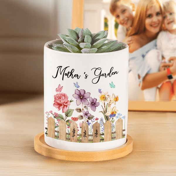 Personalized Birth Flower 1-7 Names Ceramic Plant Pot with Title Daily Decor Birthday Gift for Mom Grandma
