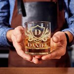 Verre personnalisé Golden Shield 10 oz Bourbon Whiskey avec initiales et nom Cadeau de fête des pères pour grand-père papa