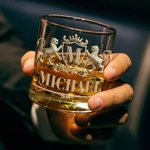 Verre personnalisé Golden Shield 10 oz Bourbon Whiskey avec initiales et nom Cadeau de fête des pères pour grand-père papa