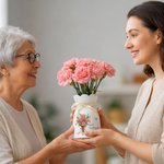Personalisierte Exquisite Geburt Blume Schmetterling Keramik Vase mit Name Text Datum Muttertag Geburtstag Geschenk für Mama Oma weiblichen Freund